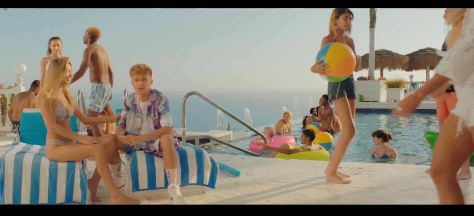 Jonas Blue x HRVY “Younger” music video, 2019 (set dresser)
